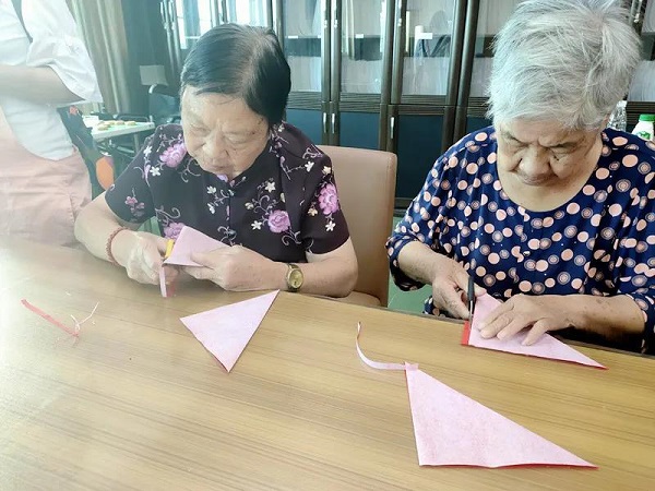  海福祥老年大學(xué)開課啦！銀發(fā)學(xué)子樂滿堂|海福祥養(yǎng)老護(hù)理連鎖