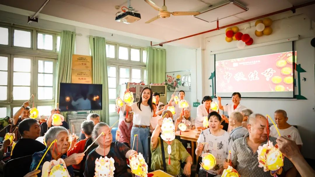 海福祥丨情滿中秋 愛灑養(yǎng)老院中秋節(jié)活動(dòng)