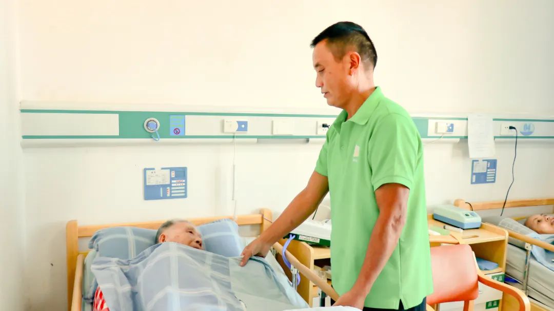 【最美養(yǎng)老護(hù)理員】匡船會(huì)：情系老人，用心服務(wù)